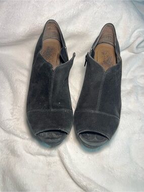 Chocolat Blu Gabe Women’s Black Suede Open Toe Platform Booties